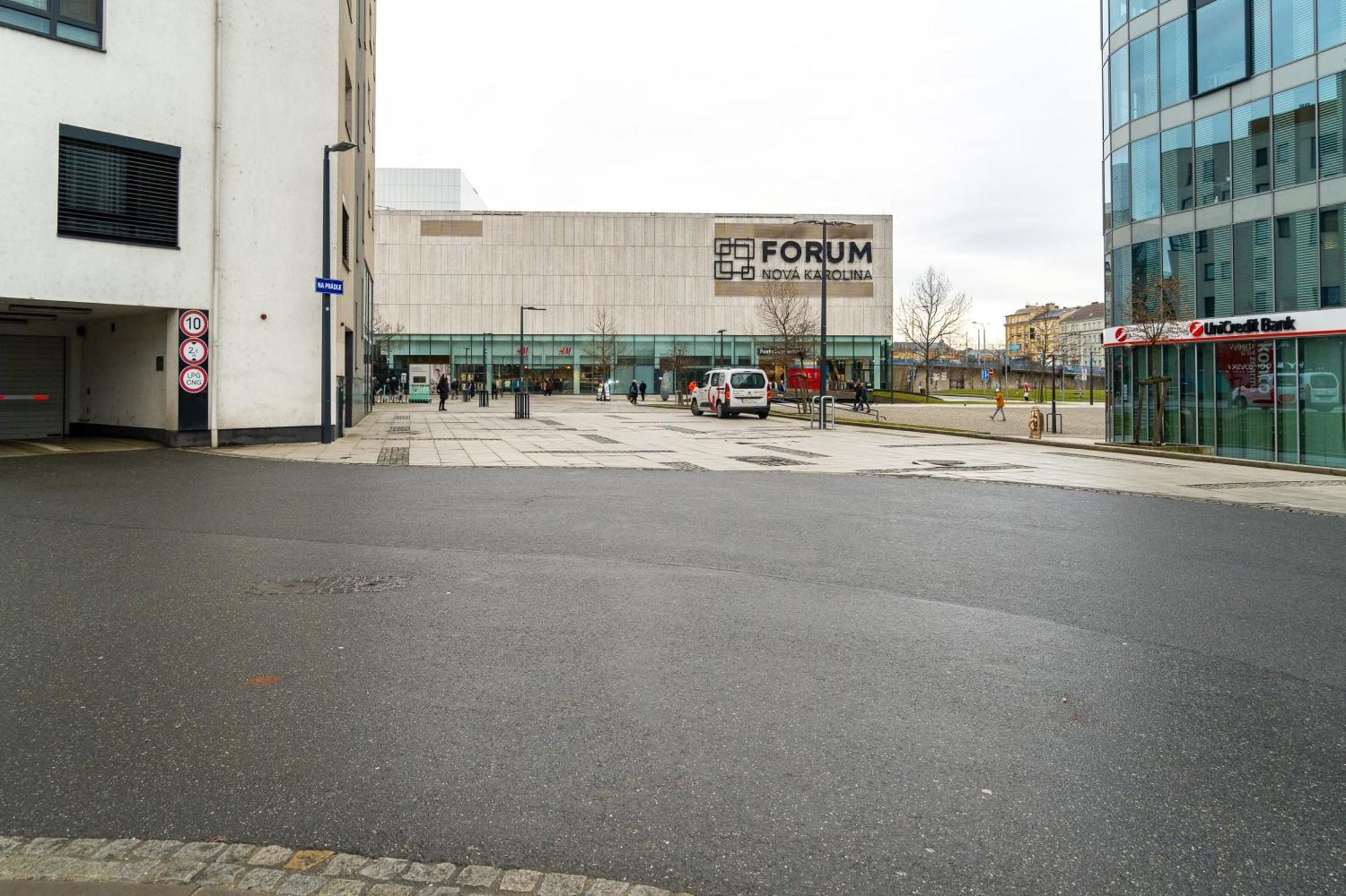 Bnb New Beautiful Apartment In The Center Of Ostrava With Option Garage Parking Exterior foto