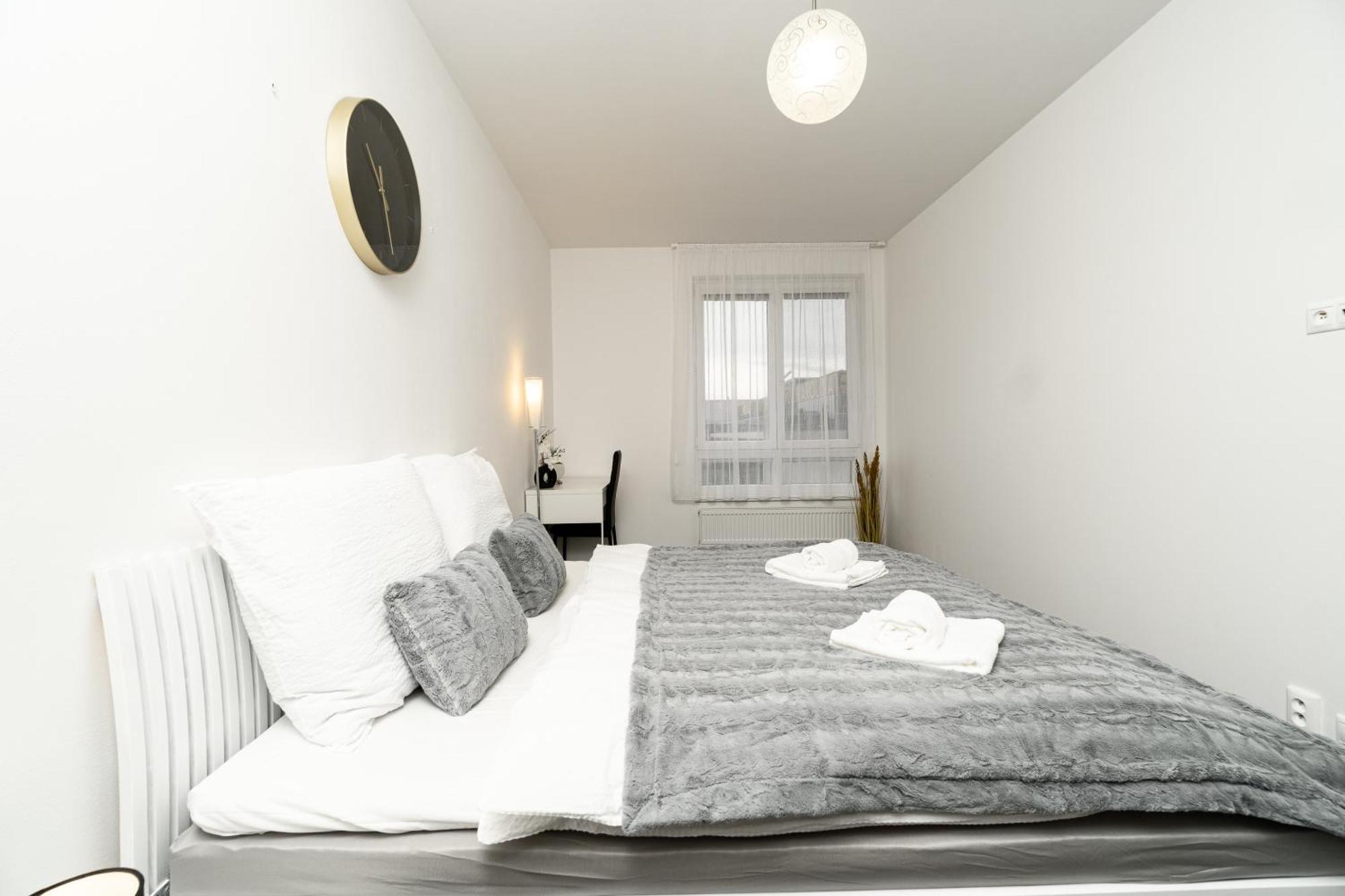 Bnb New Beautiful Apartment In The Center Of Ostrava With Option Garage Parking Exterior foto