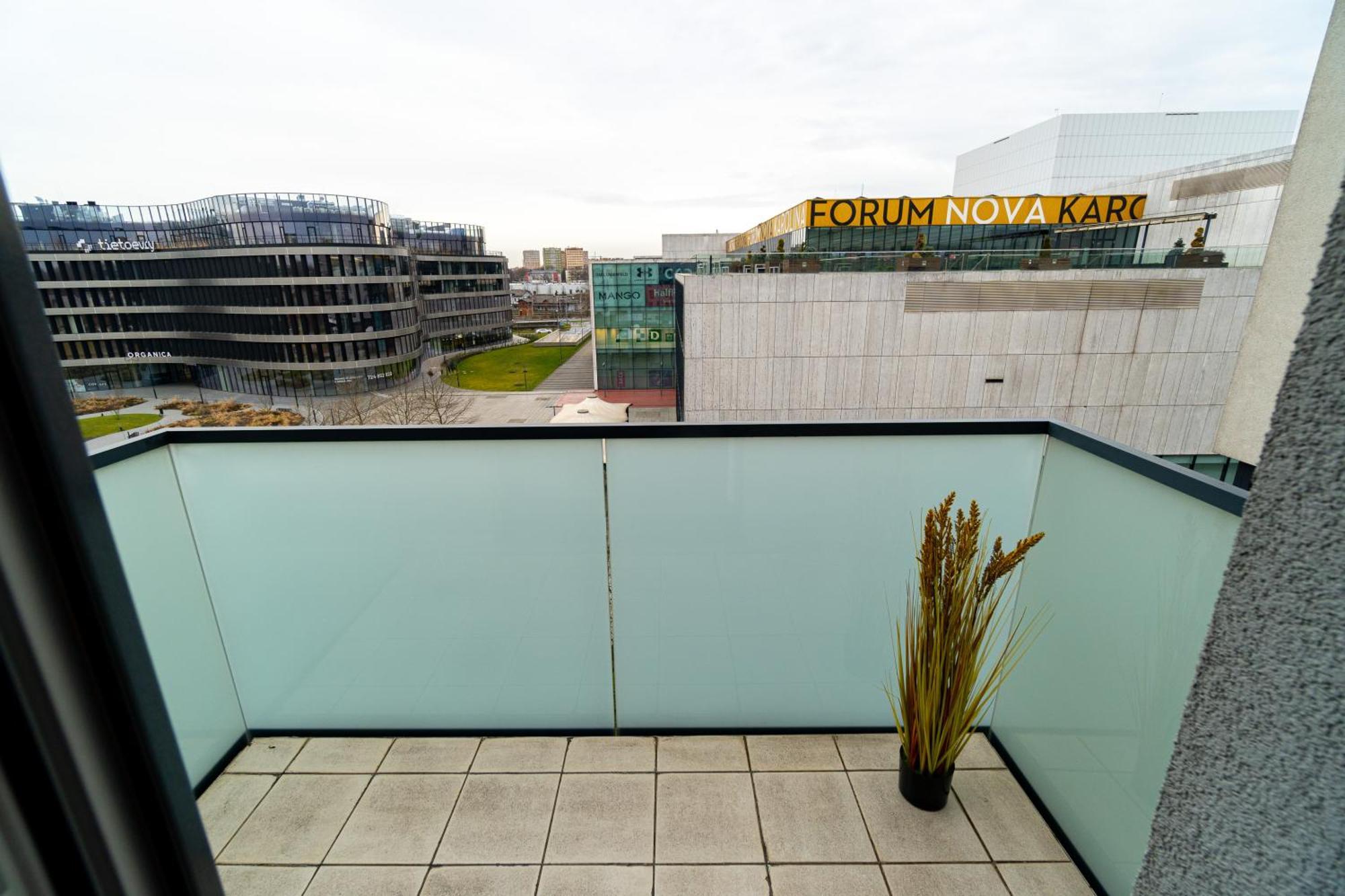 Bnb New Beautiful Apartment In The Center Of Ostrava With Option Garage Parking Exterior foto