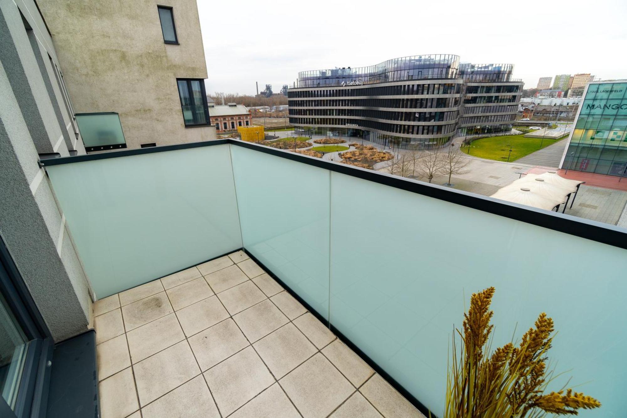 Bnb New Beautiful Apartment In The Center Of Ostrava With Option Garage Parking Exterior foto