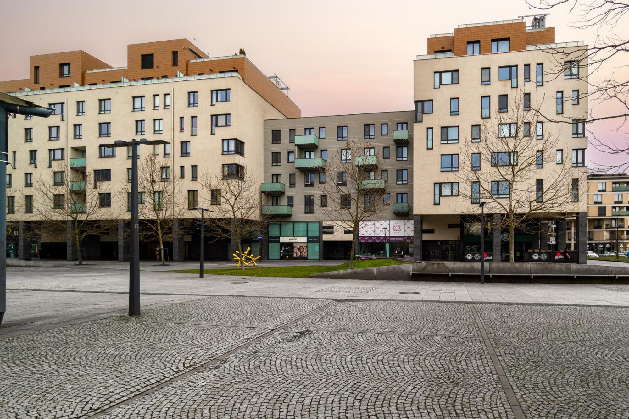 Bnb New Beautiful Apartment In The Center Of Ostrava With Option Garage Parking Exterior foto