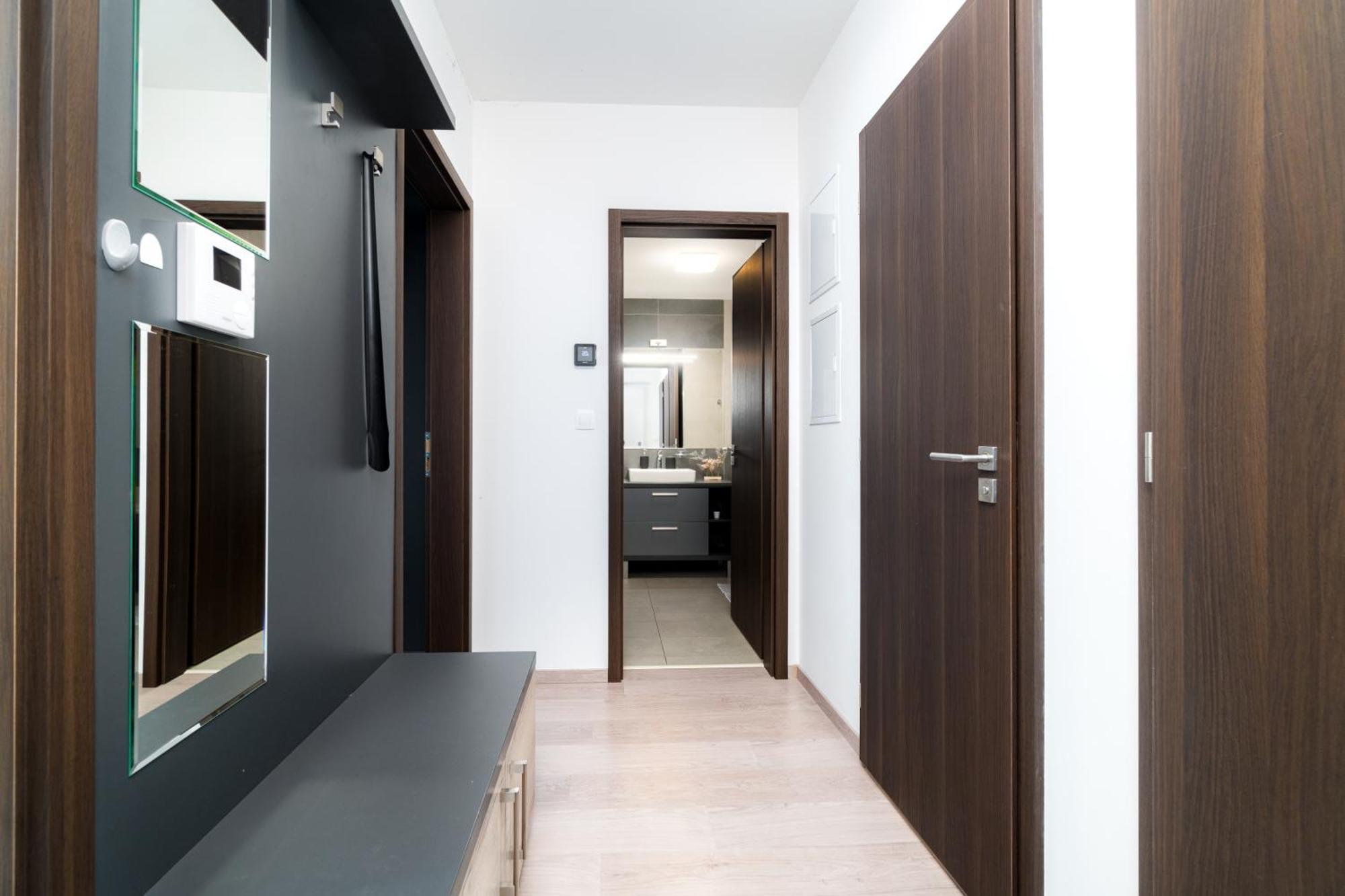 Bnb New Beautiful Apartment In The Center Of Ostrava With Option Garage Parking Exterior foto