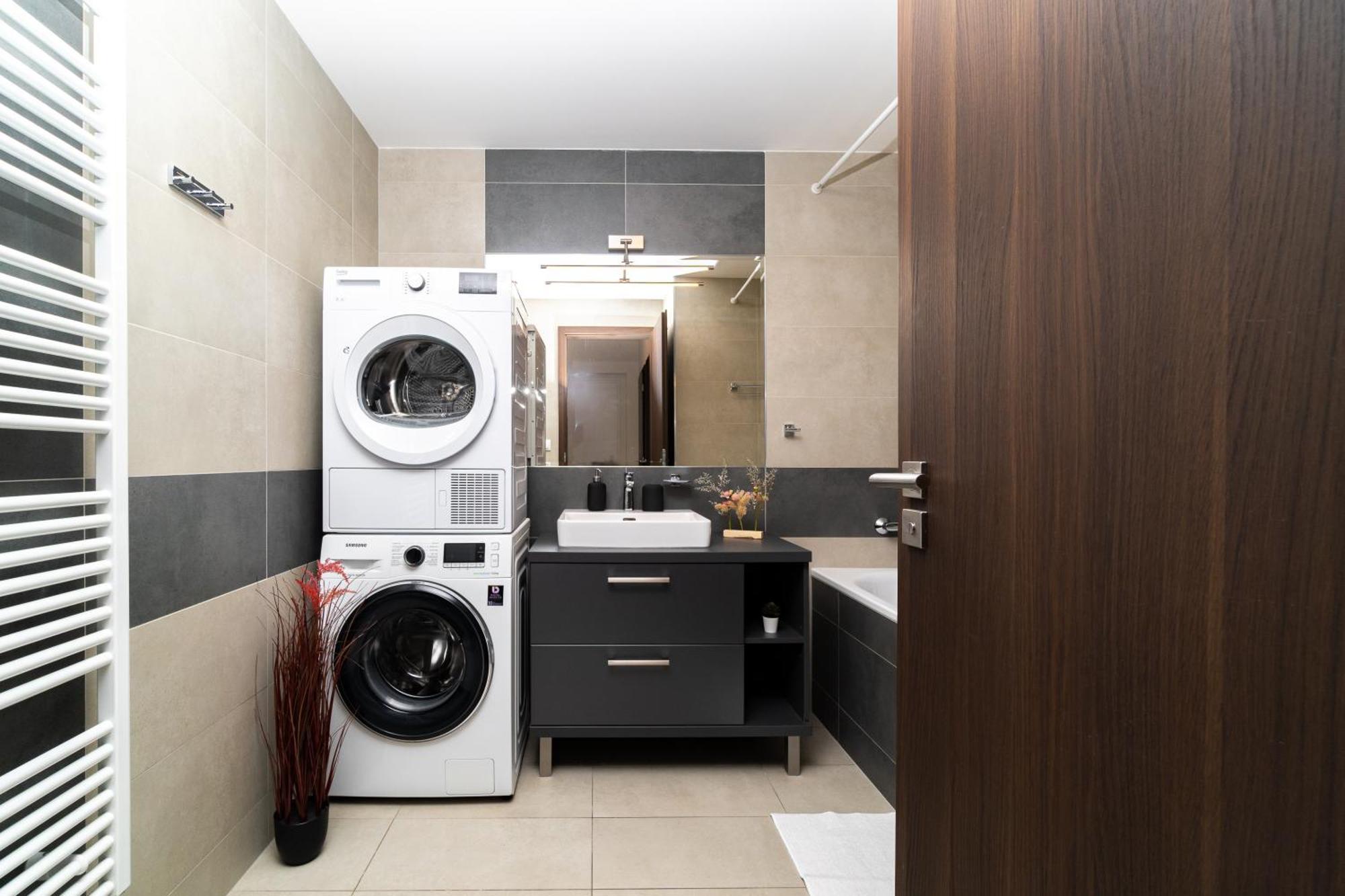 Bnb New Beautiful Apartment In The Center Of Ostrava With Option Garage Parking Exterior foto